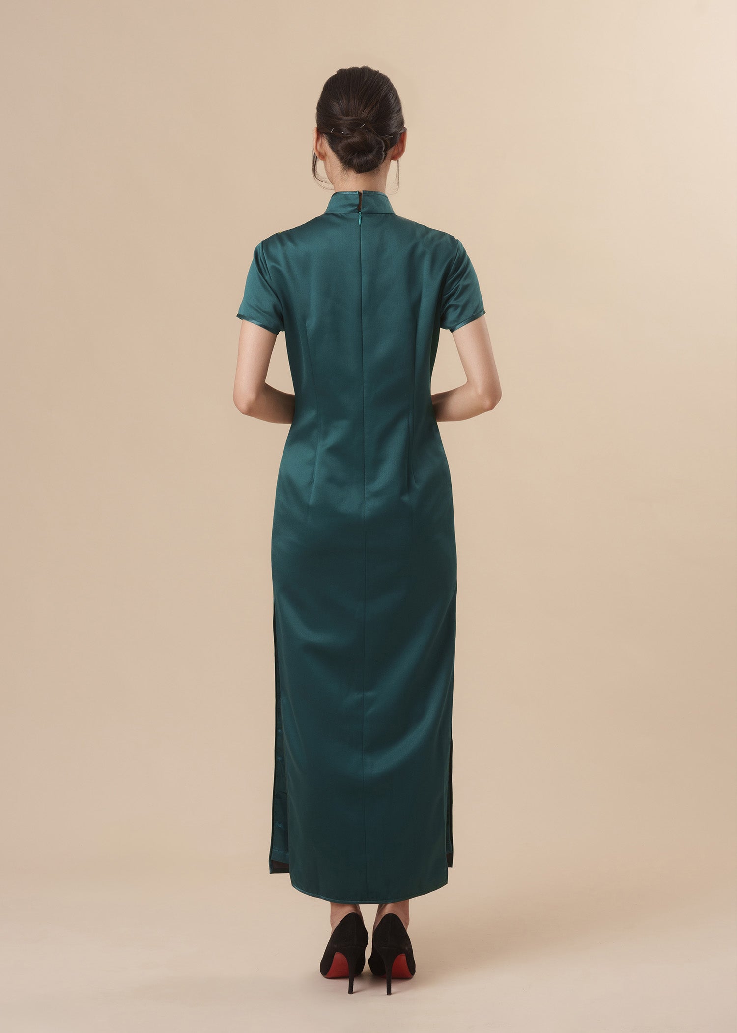 Short Sleeves Satin Lace Embellished Qipao (Dark Green)