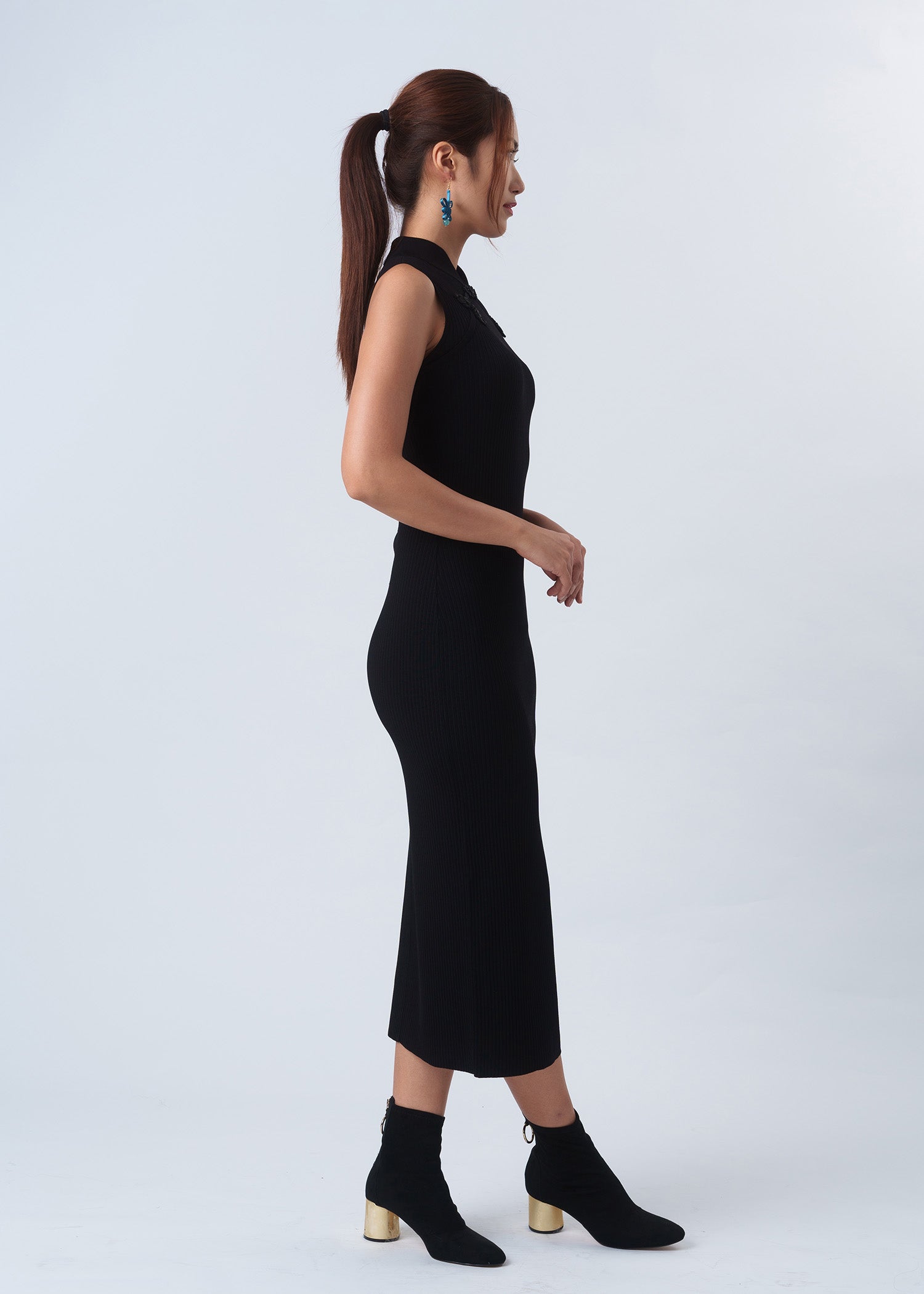 Sleeveless Ribbed Qipao w Pankou (Black)