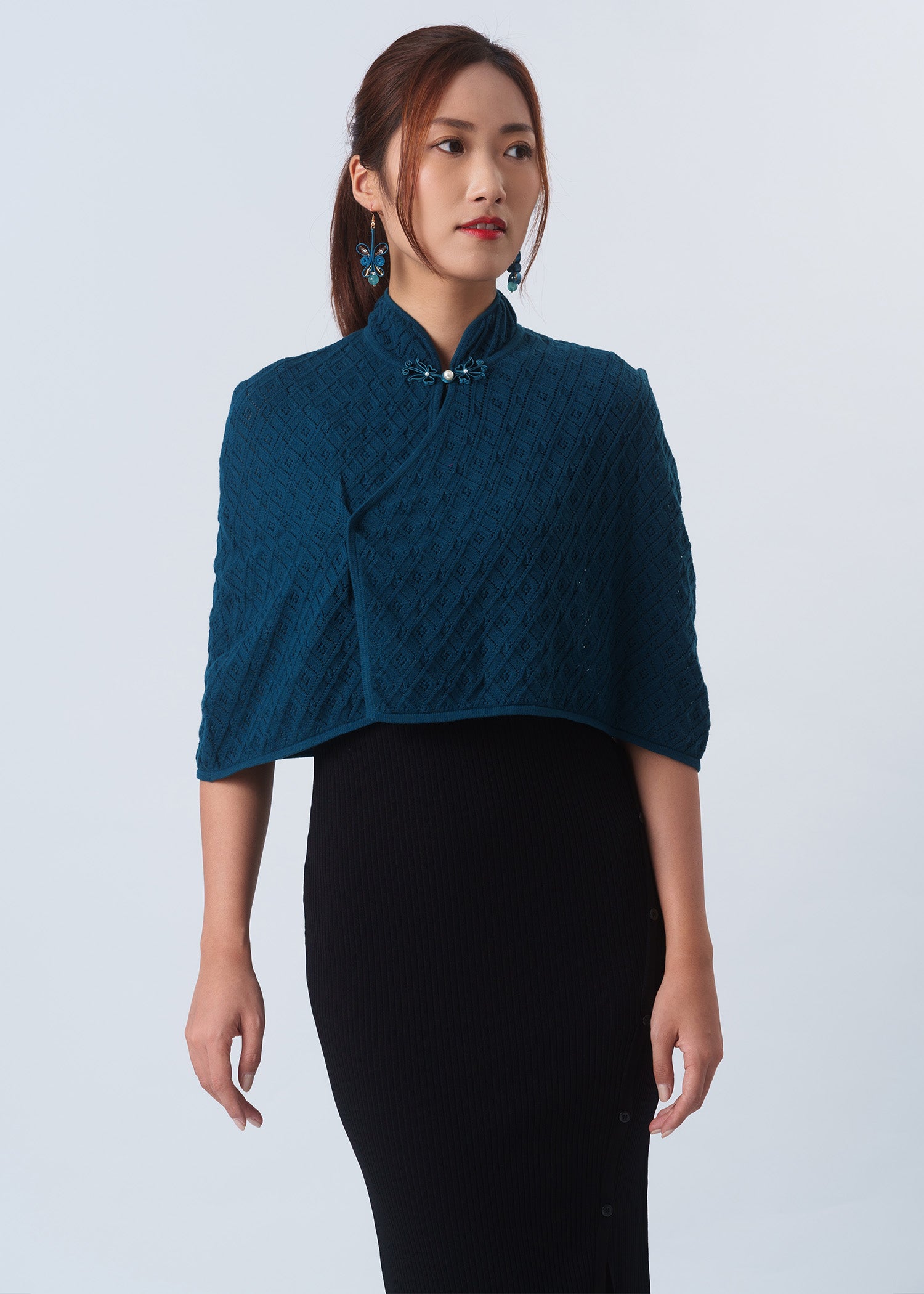 Knitted Qipao Cape w Pankou (Peacock Blue)