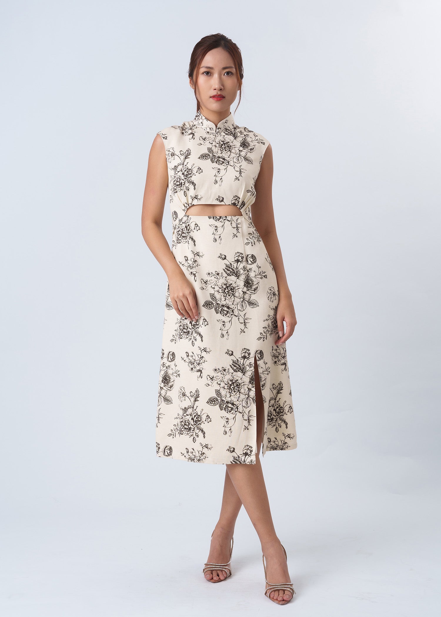 Extended Sleeves Cut Out Qipao (Black/ Beige Floral)