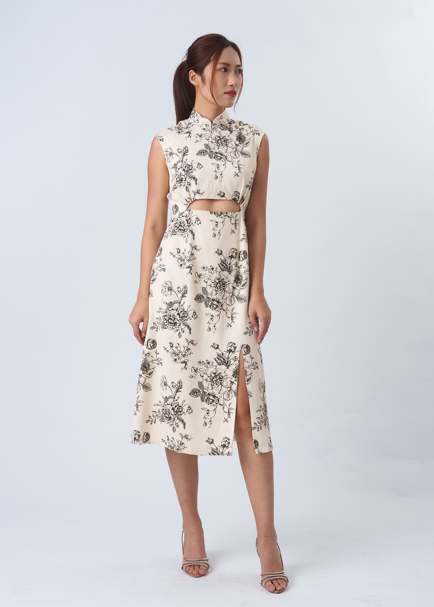 Extended Sleeves Cut Out Qipao (Black/ Beige Floral)