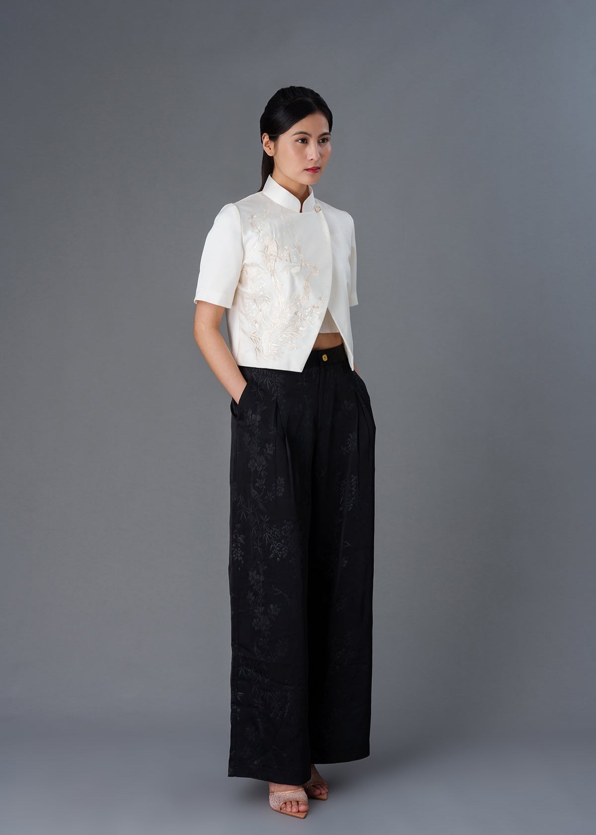Short Sleeve Embroidered Jacket (Off White)