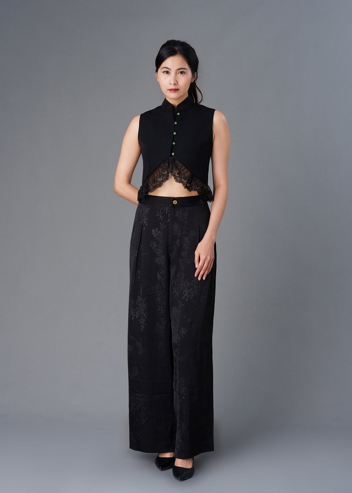 Sleeveless Jade Button Up Top w Lace (Black)