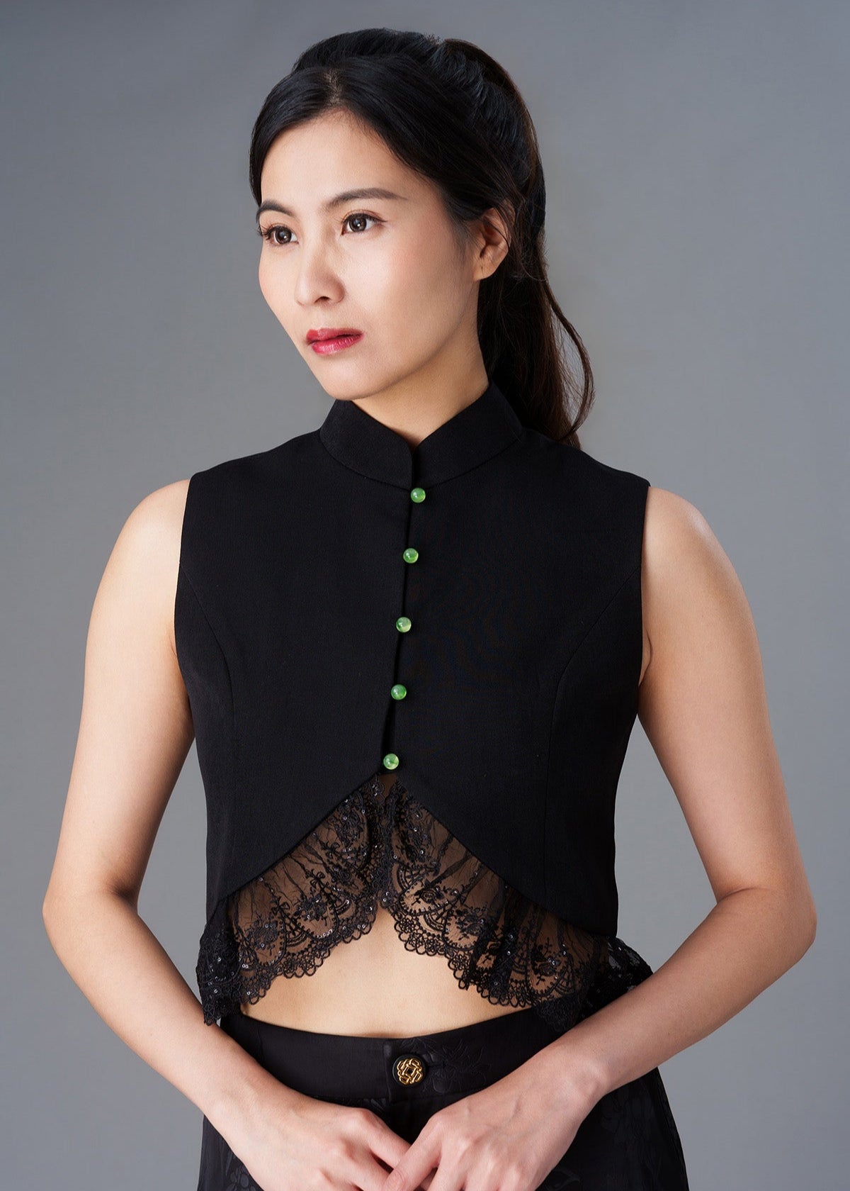 Sleeveless Jade Button Up Top w Lace (Black)