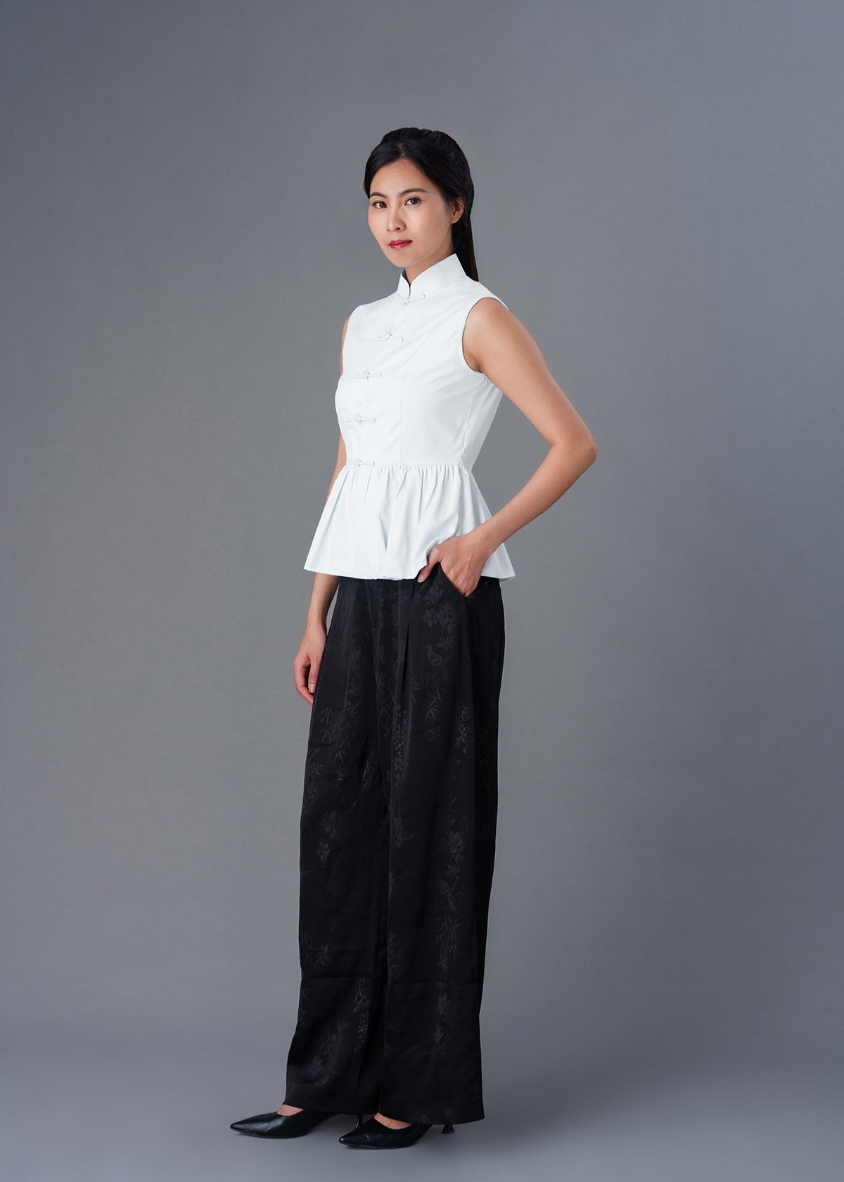 Sleeveless Ruffle Qipao Top (White)