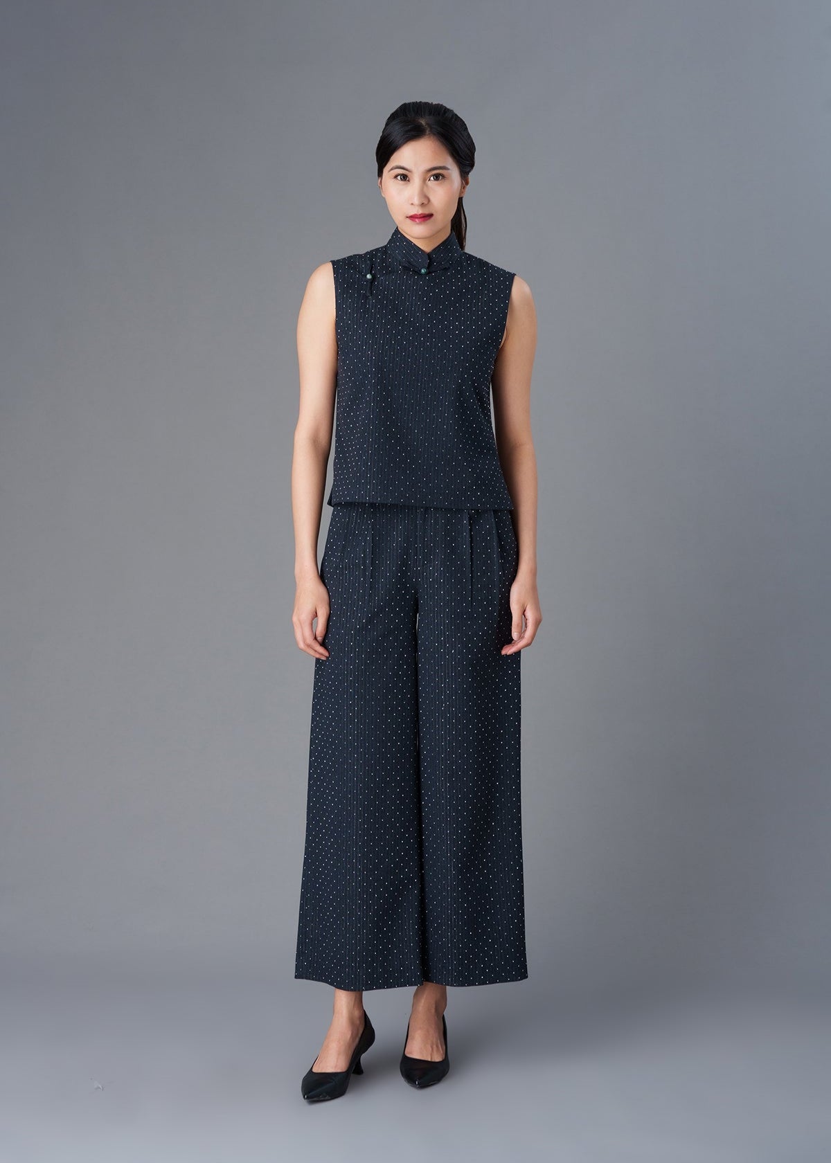 Sleeveless Allover Crystals Qipao Top (Black)