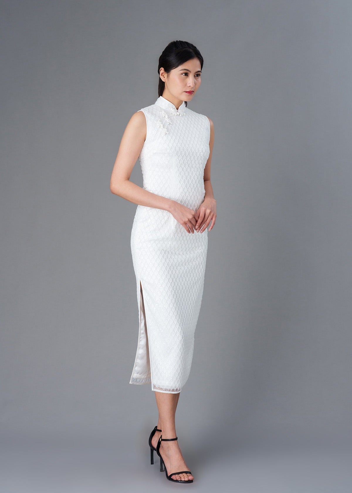 White Scallop Bridal Qipao
