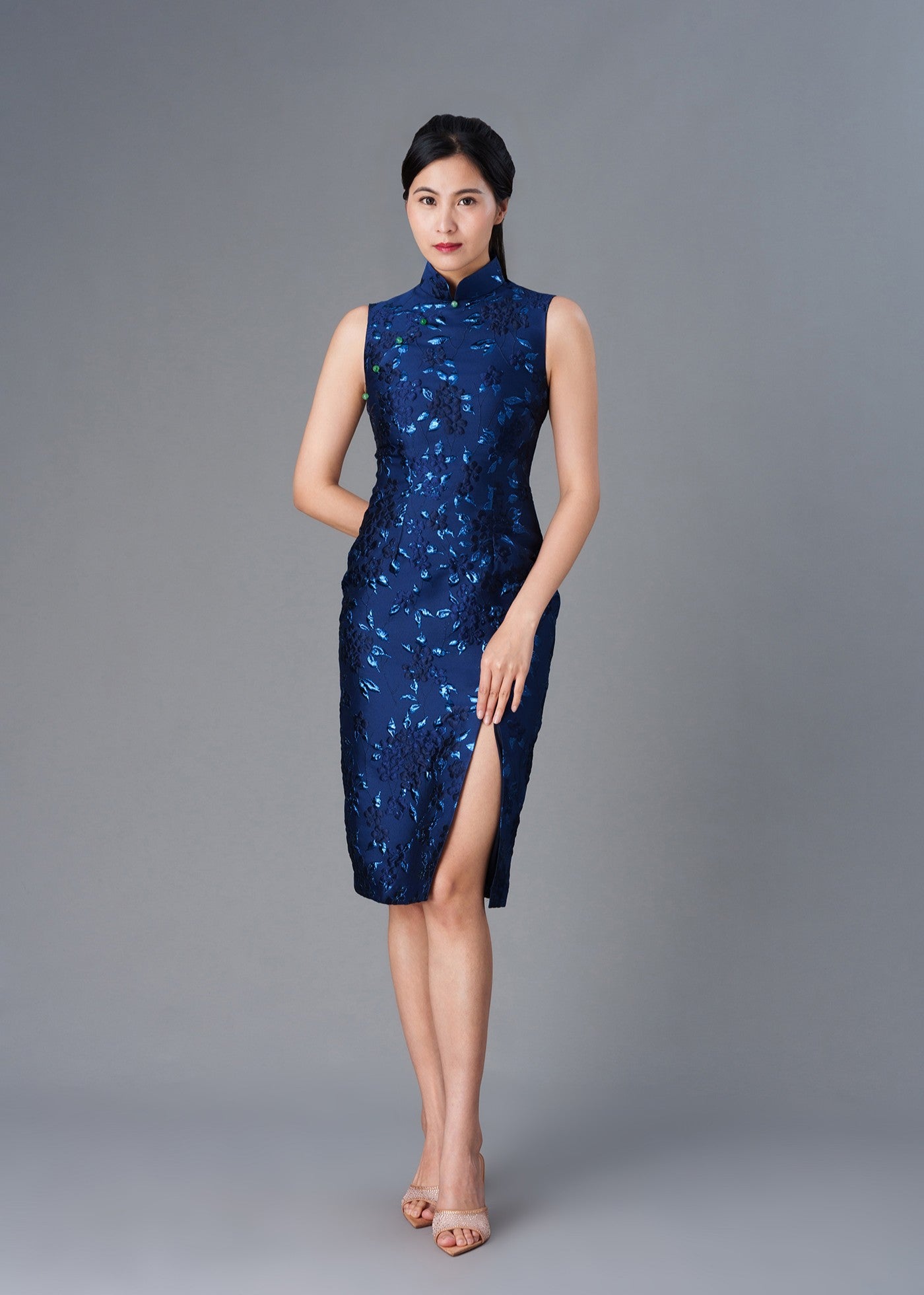 Sleeveless Brocade Qipao (Dark Blue)