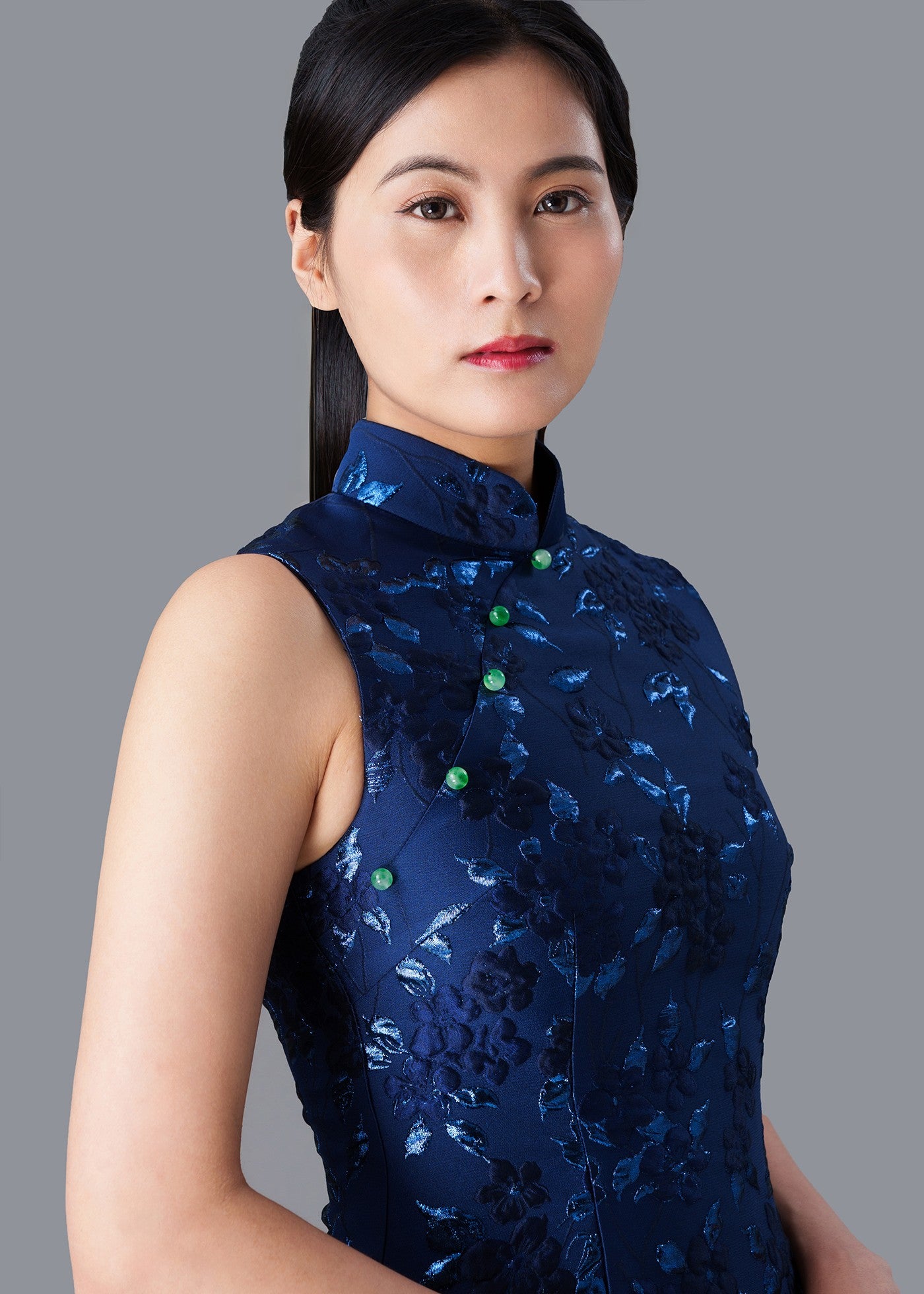Sleeveless Brocade Qipao (Dark Blue)