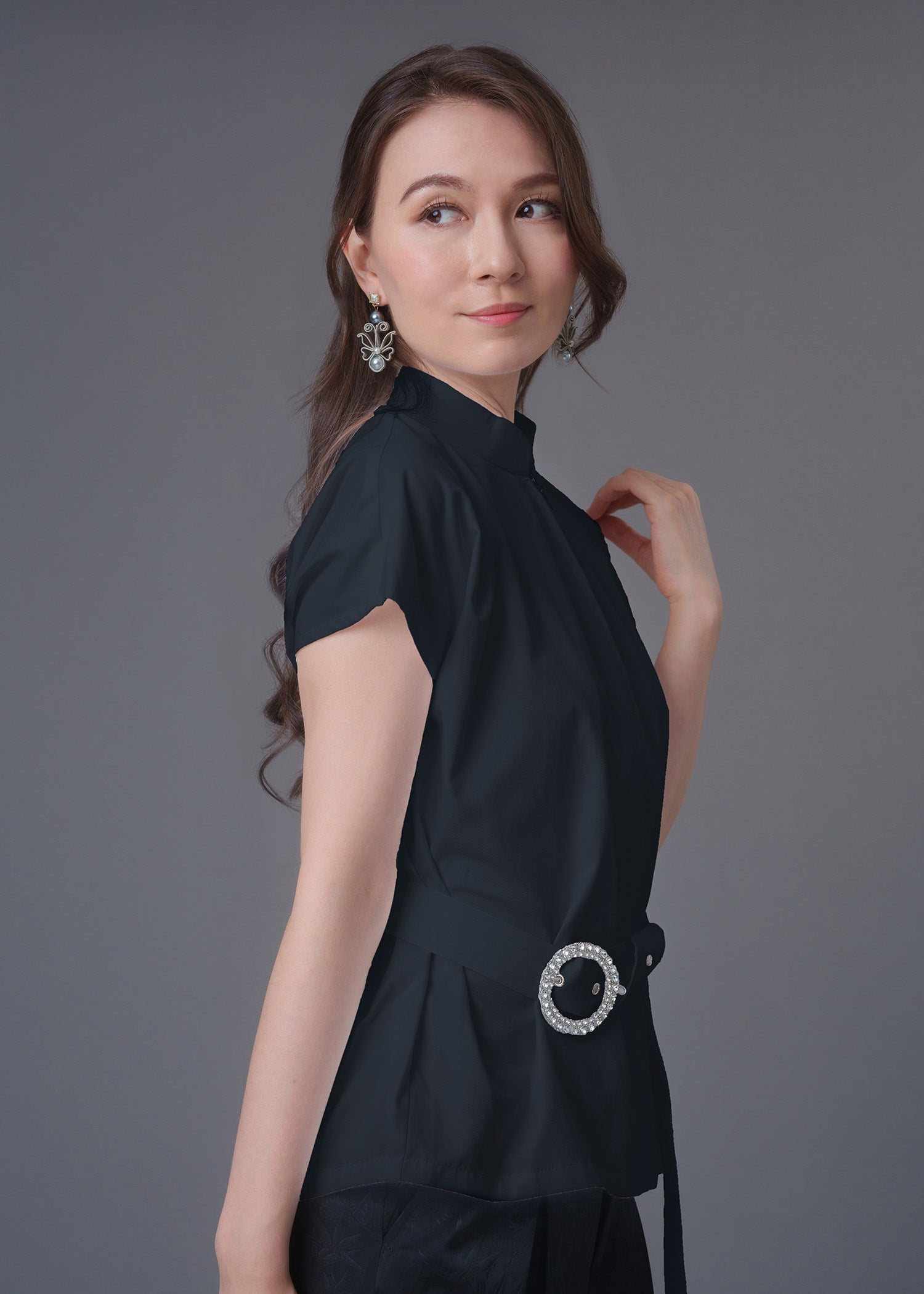 Extended Sleeves Mandarin Blouse (Black)