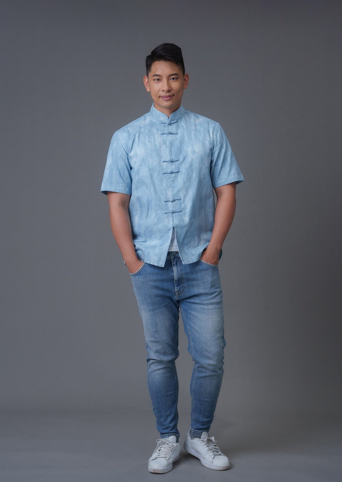 Qipology Men's Short Sleeves Denim Tie Dye Tang Shirt (Full body)